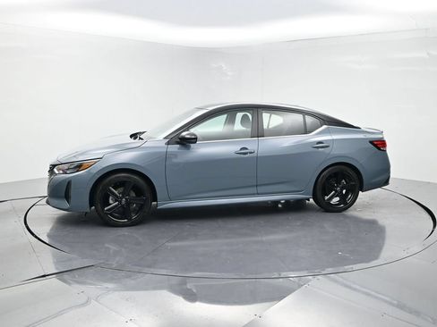 Used 2024 Nissan Sentra SR FWD image 3
