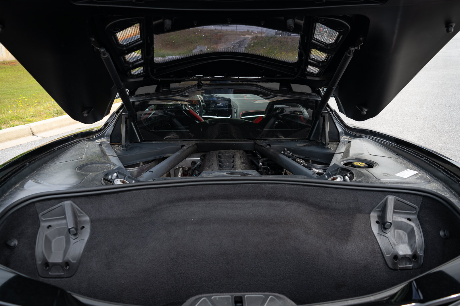 Used 2020 Chevrolet Corvette Stingray Premium Cpe w/ 3LT Preferred Equipment Group RWD image 16