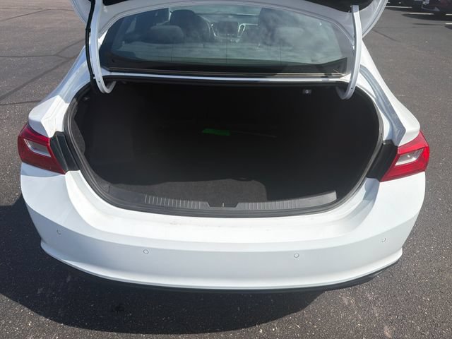 Used 2025 Chevrolet Malibu LT FWD image 28