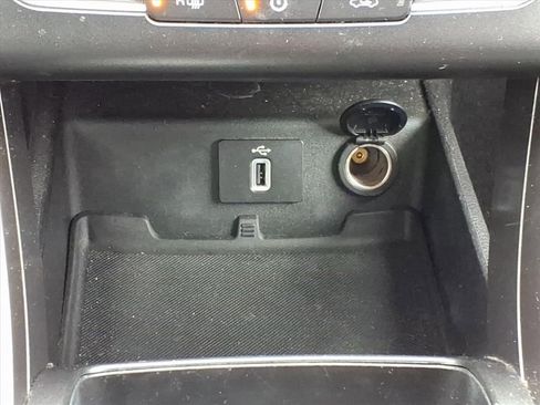 Used 2017 Ford Fusion SE w/ Equipment Group 201A FWD image 17