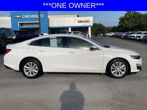 Used 2025 Chevrolet Malibu LT FWD image 2