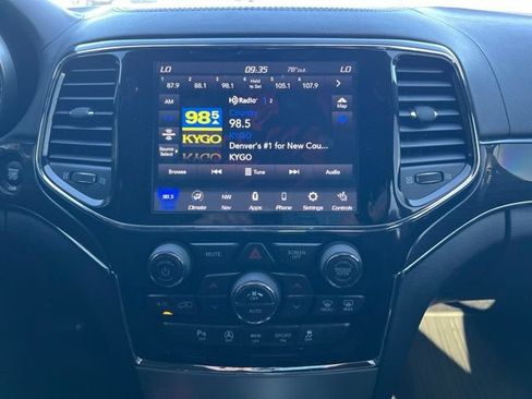 Used 2021 Jeep Grand Cherokee Overland AWD/4WD image 17