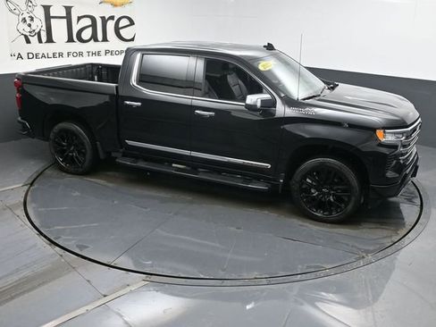 Used 2022 Chevrolet Silverado 1500 High Country w/ High Country Premium Package image 37