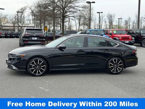 Used 2023 Honda Accord Touring image 10
