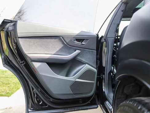 Used 2025 Audi RS Q8 performance image 39