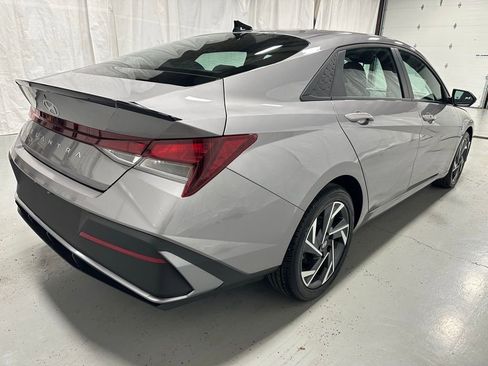 Used 2025 Hyundai Elantra Sport image 7
