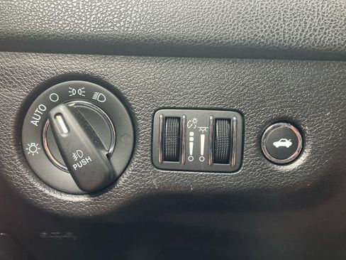 Used 2022 Chrysler 300 Touring L w/ Safetytec Plus Group RWD image 14