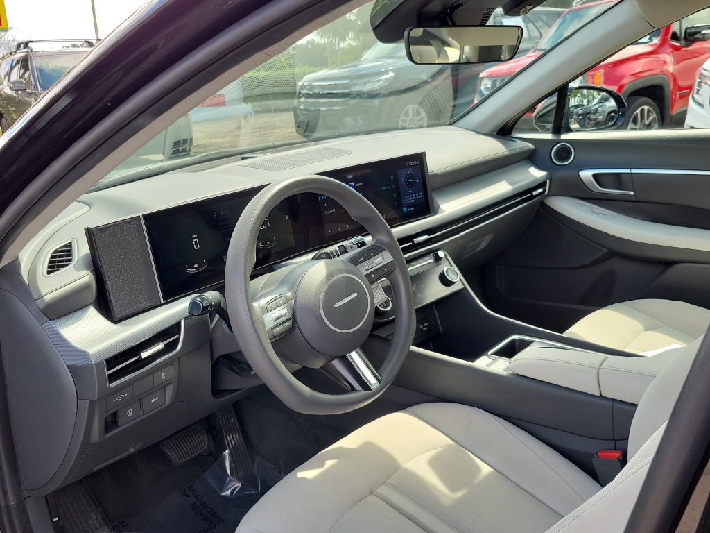 Used 2025 Hyundai Sonata SEL FWD image 14