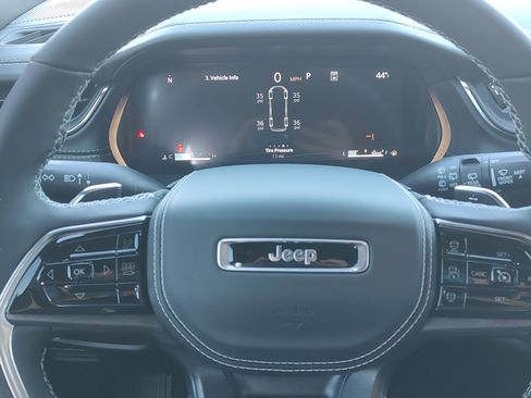 New 2025 Jeep Grand Cherokee L Overland w/ Trailer Tow Package AWD/4WD image 12