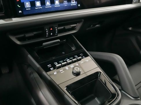 New 2026 Porsche Cayenne Coupe image 32