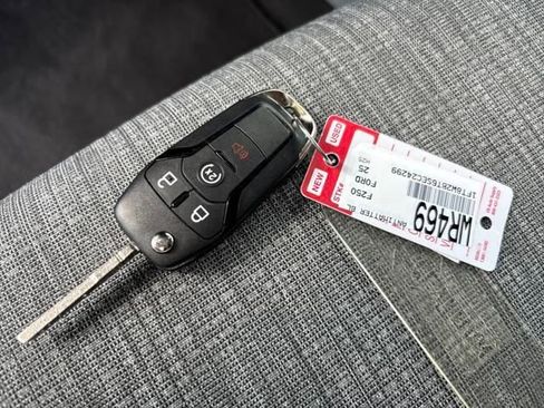 Used 2025 Ford F250 XLT w/ 360-Degree Camera Package image 44