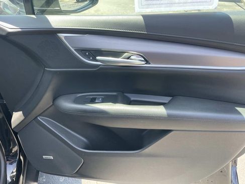 Used 2017 Cadillac XT5 Luxury w/ Driver Awareness Package FWD image 25