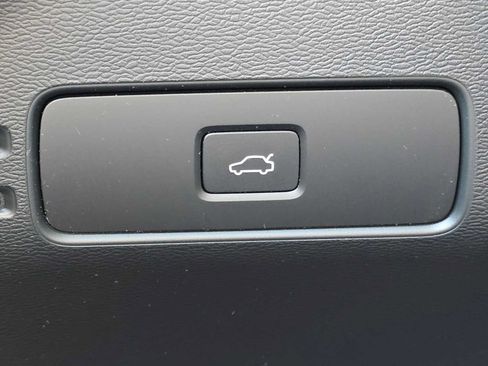 Certified 2023 Volvo XC40 Recharge Core w/ Protection Package Premier AWD/4WD image 31