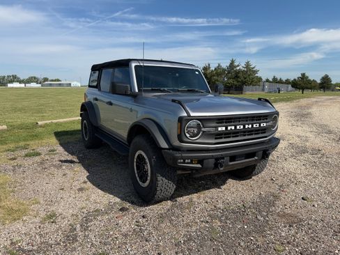 Used 2022 Ford Bronco Black Diamond w/ Sasquatch Package AWD/4WD image 1