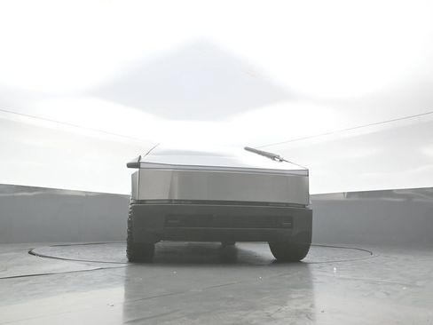 Used 2024 Tesla Cybertruck AWD Crew Cab image 45
