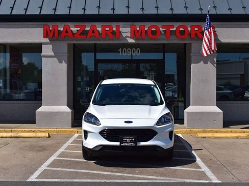 Used 2021 Ford Escape SE w/ SE Sport Appearance Package AWD/4WD image 5