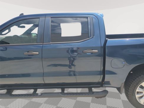 Used 2020 Chevrolet Silverado 1500 Custom w/ Custom Value Package AWD/4WD image 26