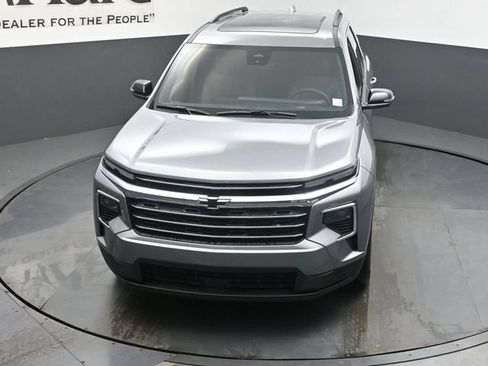 New 2026 Chevrolet Traverse LT w/ Sun and Wheel Package FWD image 38