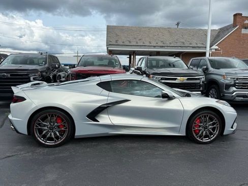 Used 2024 Chevrolet Corvette Stingray Preferred Cpe w/ Z51 Performance Package RWD image 8