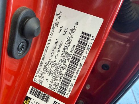 Used 2018 Toyota Tacoma TRD Sport AWD/4WD image 35