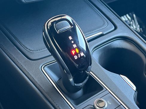 Certified 2025 Cadillac XT4 Premium Luxury FWD image 21