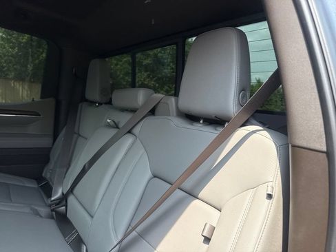 Used 2025 GMC Sierra 1500 SLT w/ SLT Convenience Package AWD/4WD image 22