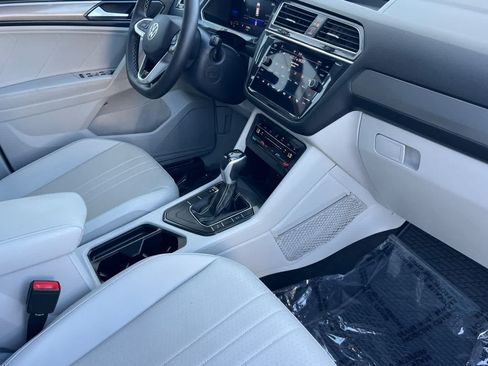 Used 2023 Volkswagen Tiguan SE R-Line FWD image 20