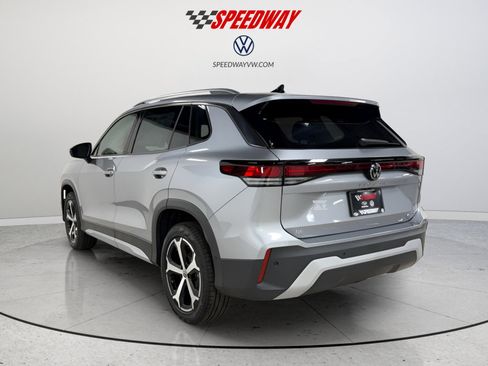 New 2025 Volkswagen Tiguan SE image 5