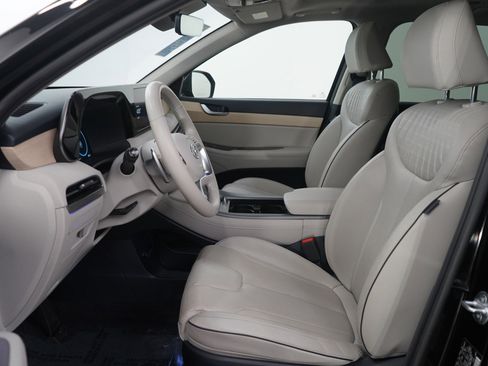 Used 2024 Hyundai Palisade Limited image 16