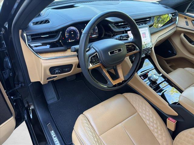 Used 2024 Jeep Grand Cherokee Summit AWD/4WD image 13
