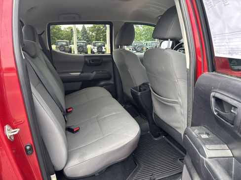 Used 2020 Toyota Tacoma SR AWD/4WD image 12