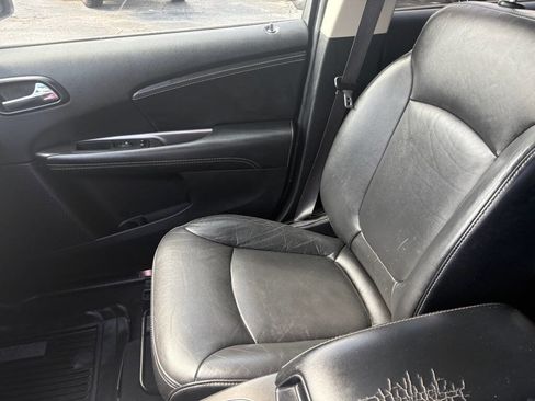 Used 2018 Dodge Journey Crossroad w/ Nav & Sun Group AWD/4WD image 33