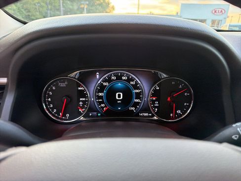 Used 2018 GMC Acadia Denali w/ Technology Package FWD image 16