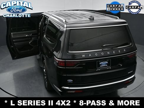 Used 2024 Jeep Wagoneer L Series II RWD image 35