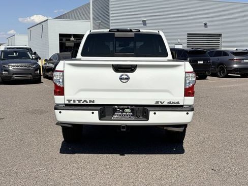 Used 2018 Nissan Titan SV w/ SV Convenience Package AWD/4WD image 28