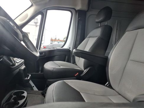 Used 2025 RAM ProMaster 2500 w/ Convenience Group image 6