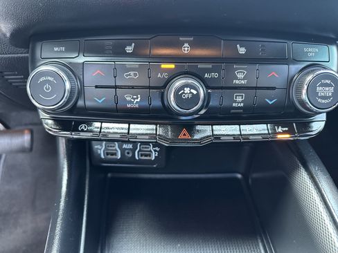 Used 2022 Dodge Durango GT RWD image 16
