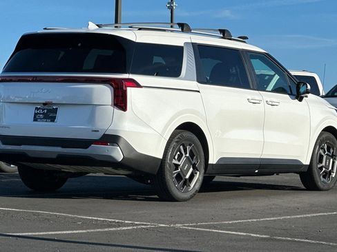 New 2026 Kia Carnival EX image 4