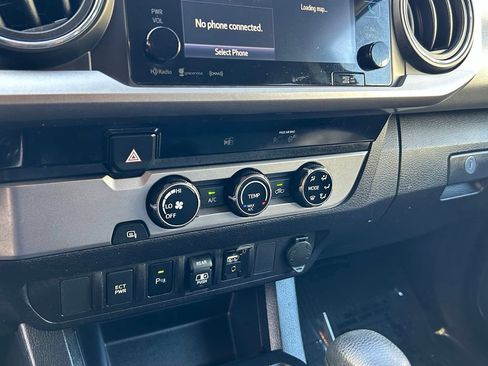 Used 2018 Toyota Tacoma SR5 RWD image 21