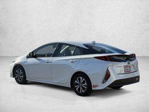Used 2017 Toyota Prius Prime Advanced image 7