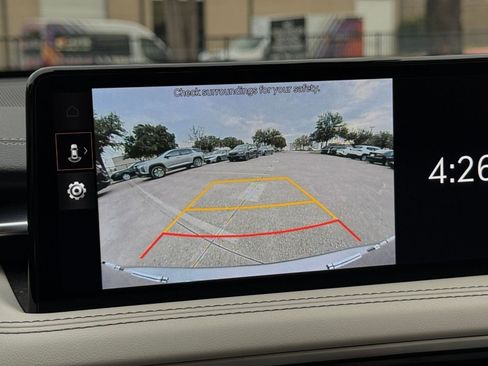 Used 2025 Genesis G70 2.5T image 18