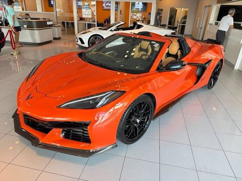 Used 2025 Chevrolet Corvette Z06 RWD image 2