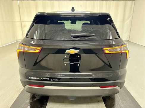 New 2026 Chevrolet Equinox LT w/ Convenience Package II AWD/4WD image 60