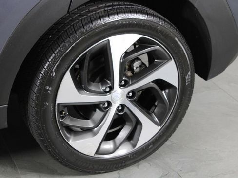 Used 2017 Hyundai Tucson Sport image 11