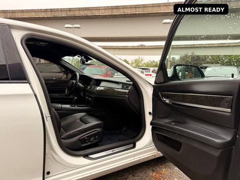 Used 2015 BMW 750Li RWD image 30