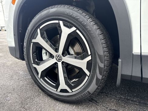 New 2026 Volkswagen Tiguan SE AWD/4WD image 8