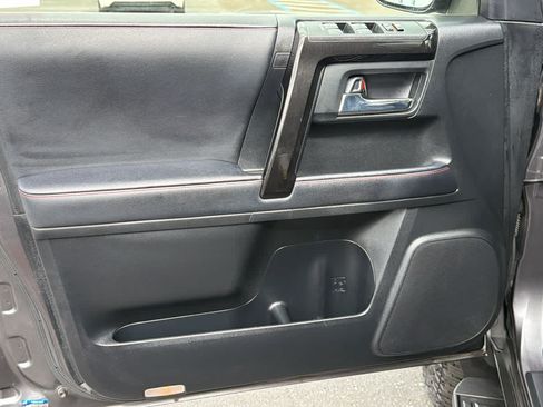 Used 2021 Toyota 4Runner Venture w/ Moonroof Package AWD/4WD image 23
