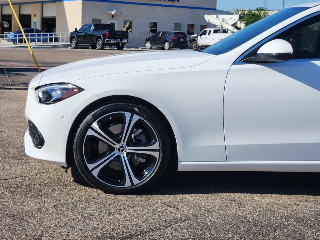 Used 2025 Mercedes-Benz C 300 Sedan image 9
