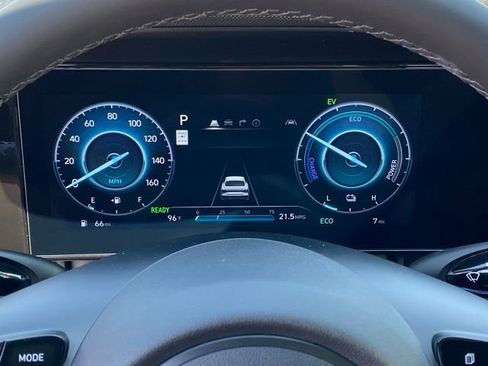 New 2025 Hyundai Elantra SEL image 12