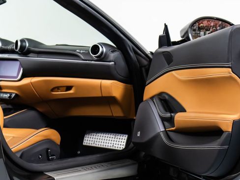 Certified 2019 Ferrari Portofino image 47